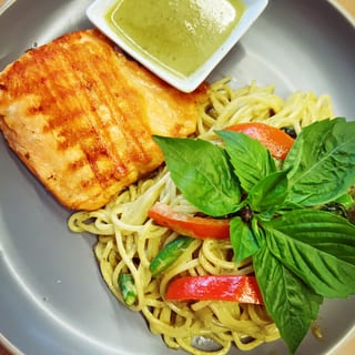 Green Curry Spaghetti with Crispy Salmon