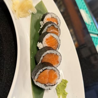 Tuna or Salmon Roll (5)