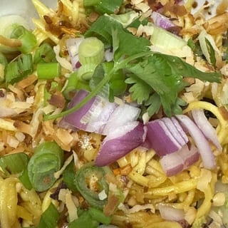 Thai Mango Salad (Vegetarian)